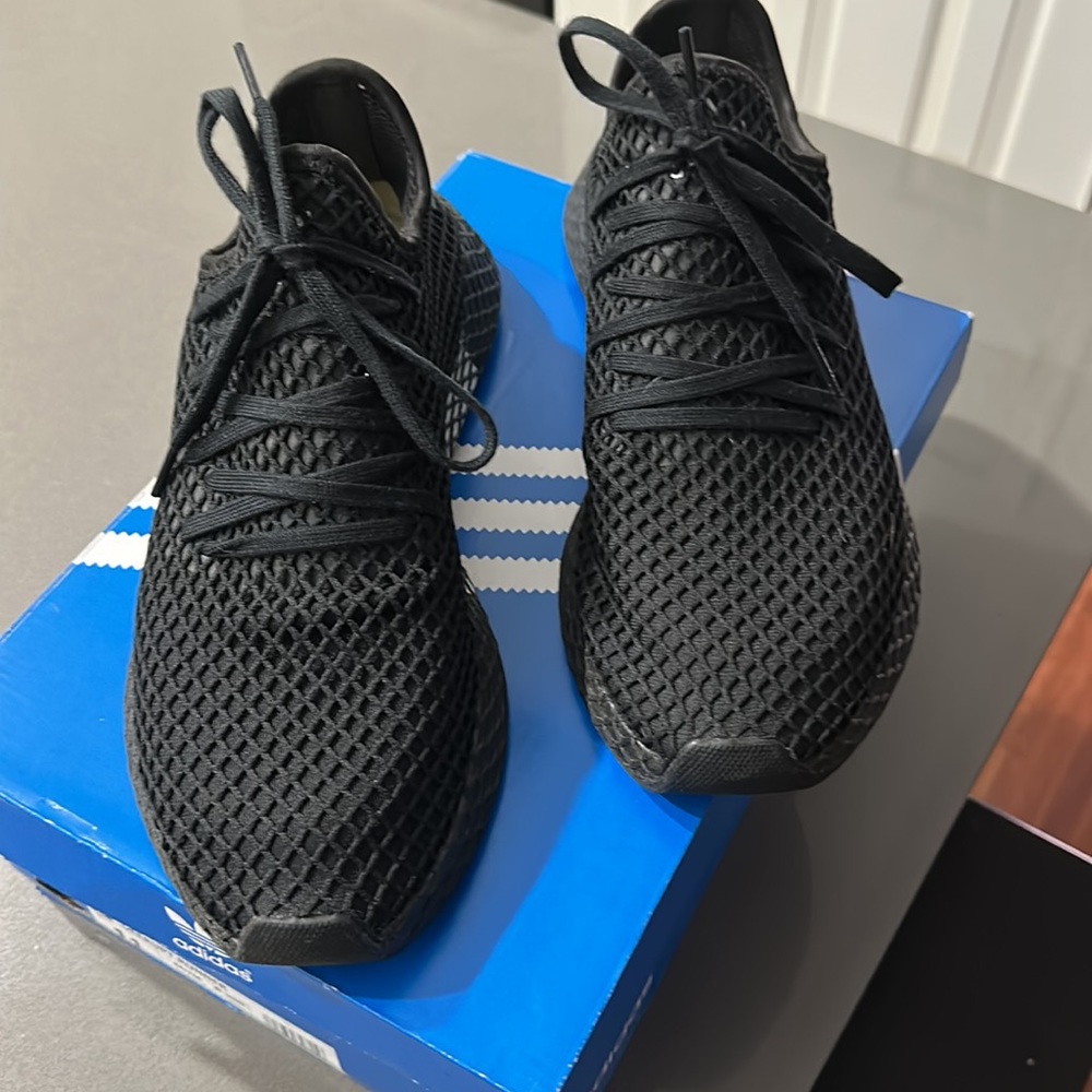 Adidas Deerupt Runner with box.